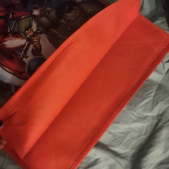 MARVEL AVENGER'S TOTE - Picture 5 of 6